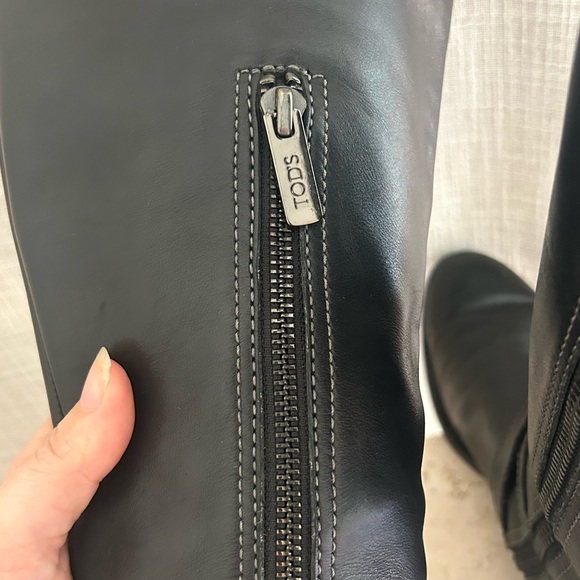 Tod's Black Leather Riding Boot - Picture 4 of 9